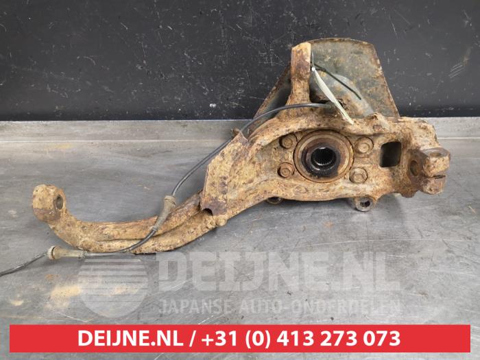 Nissan Navara Fusee links-voor O408870