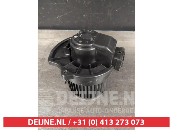 Toyota IQ Kachel Ventilatiemotor O409149