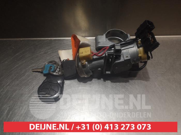 Mitsubishi Lancer Zündschloss+Schlüssel O335503