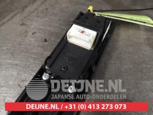 Toyota Corolla Verso Kombischalter Fenster O409732 foto 2
