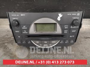 Gebruikte Radio Toyota RAV4 (A3) 2.0 16V VVT-i 4x4 Prijs € 75,00 Margeregeling aangeboden door V.Deijne Jap.Auto-onderdelen BV
