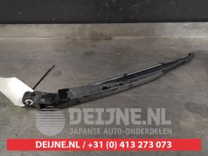 Subaru XV Ruitenwisserarm achter O409847 foto 3