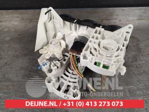Suzuki Ignis Kachel Bedieningspaneel O410022 foto 2