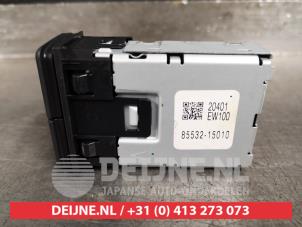Toyota Rav-4 AUX / USB-Anschluss O410088 foto 3