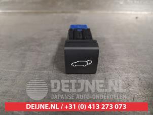 Gebruikte Schakelaar achterklep Toyota RAV4 (A5) 2.5 Hybrid 16V AWD Prijs op aanvraag aangeboden door V.Deijne Jap.Auto-onderdelen BV