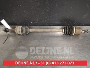 Gebruikte Aandrijfas links-voor Hyundai i20 (GBB) 1.2i 16V Prijs € 75,00 Margeregeling aangeboden door V.Deijne Jap.Auto-onderdelen BV