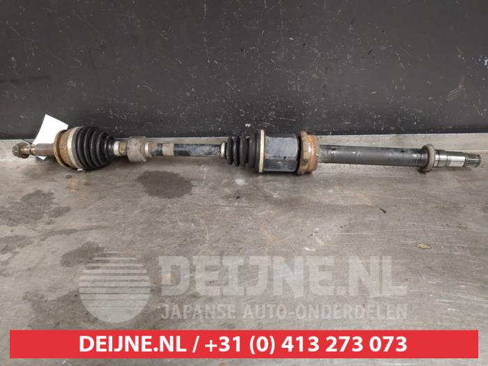 Toyota Avensis Aandrijfas rechts-voor O410867