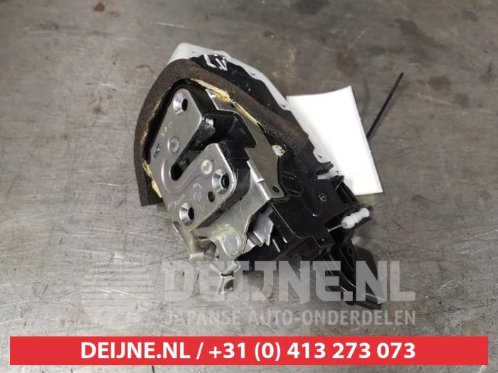 Nissan Micra Deurslot Mechaniek 4Deurs links-voor O410773