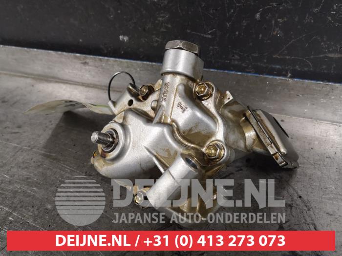 Gebruikte Oliepomp Toyota Verso 1.8 16V VVT-i Prijs € 35,00 Margeregeling aangeboden door V.Deijne Jap.Auto-onderdelen BV