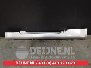 Nissan 350 Z Side skirt, left O411006 photo 2