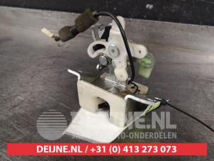 Daihatsu Cuore Schließmechanik Heckklappe O411047 foto 2