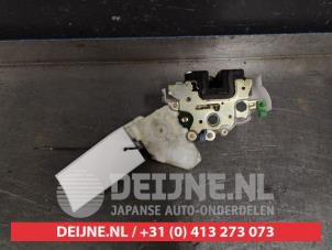 Subaru Impreza Door lock mechanism 4-door, front left O411104 photo 3