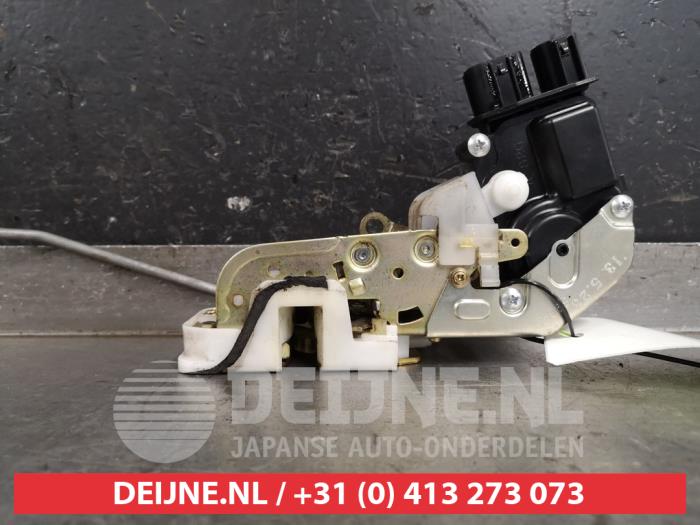 Honda HR-V Door lock mechanism 2-door, left O411182