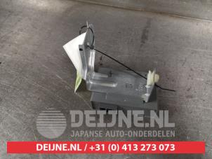 Honda HR-V Scheibenwischer Modul O411190 foto 2