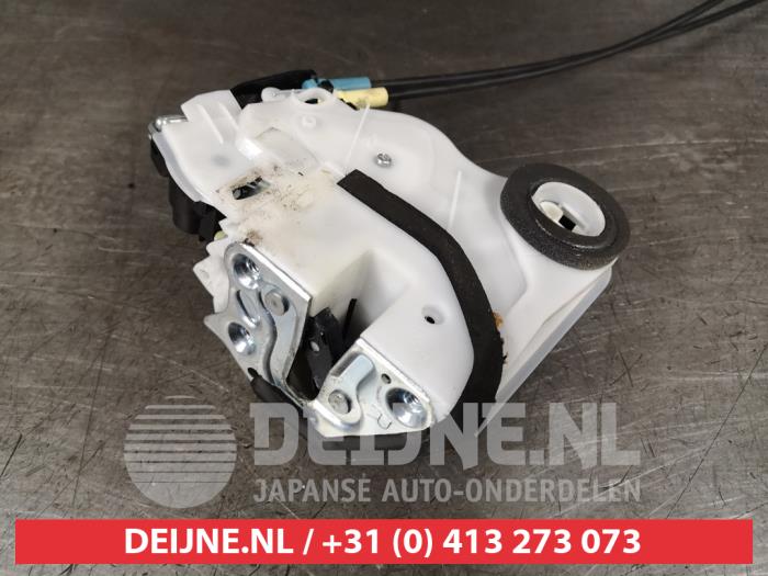 Suzuki Ignis Front door lock mechanism 4-door, right O411425