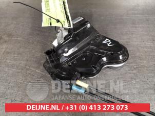 Suzuki Ignis Front door lock mechanism 4-door, right O411425 photo 2