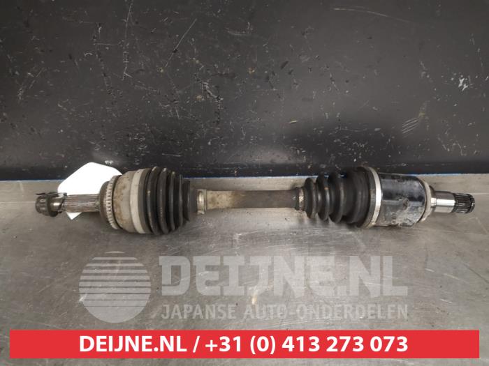 Gebruikte Steekas links-voor Toyota Corolla Verso (R10/11) 2.0 D-4D 16V Prijs € 50,00 Margeregeling aangeboden door V.Deijne Jap.Auto-onderdelen BV
