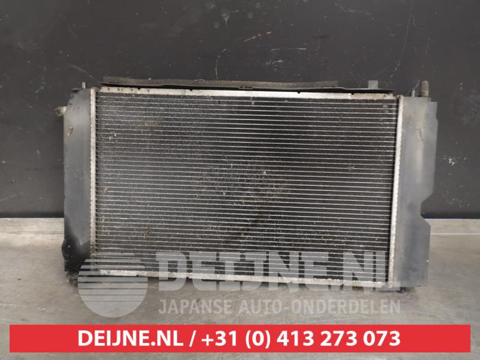 Gebruikte Radiateur Toyota Corolla Verso (R10/11) 2.0 D-4D 16V Prijs € 35,00 Margeregeling aangeboden door V.Deijne Jap.Auto-onderdelen BV