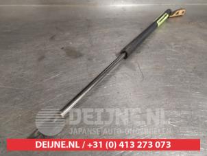 Toyota Corolla Verso Gasdämpfer rechts hinten O411834 foto 2