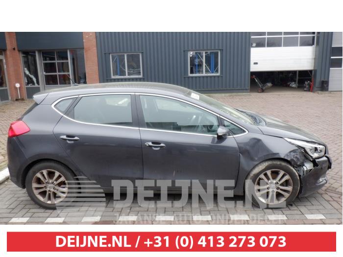 Kia Ceed Extra Ruit 4Deurs rechts-achter O411882