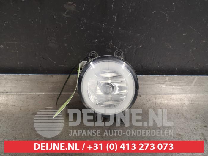 Toyota Avensis Mistlamp rechts-voor O412039