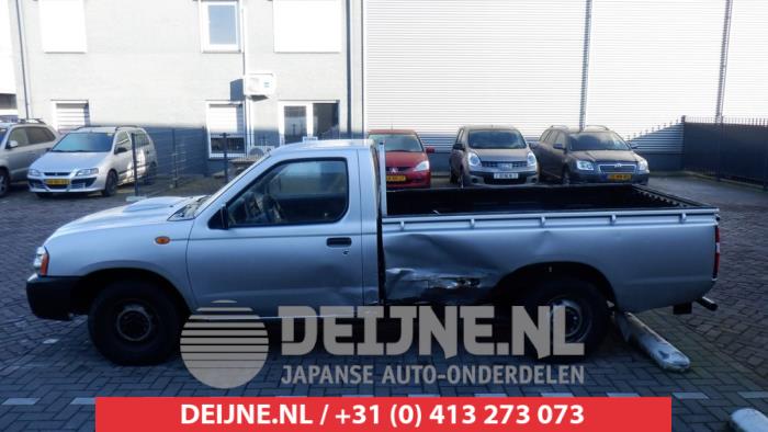 Nissan NP 300 Türscheibe 2-türig links O412465