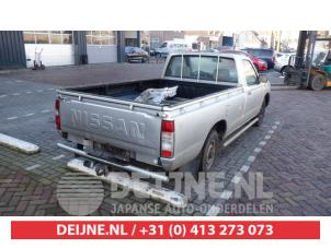 Nissan NP 300 Anhängerkupplung O412475 foto 3