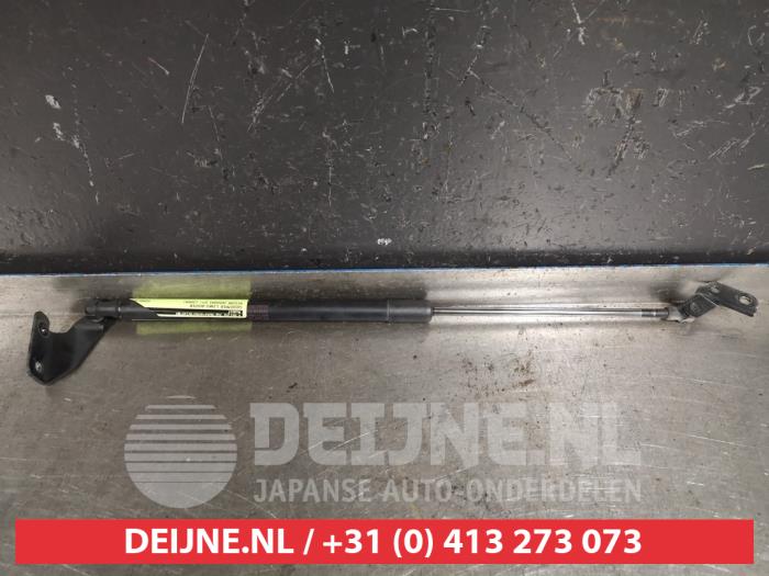 Nissan Qashqai Gasdemper links-achter O412510