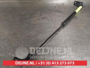 Nissan Qashqai Rear gas strut, left O412510 photo 2
