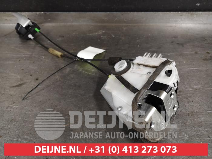 Toyota Prius Deurslot Mechaniek 4Deurs links-achter O412571
