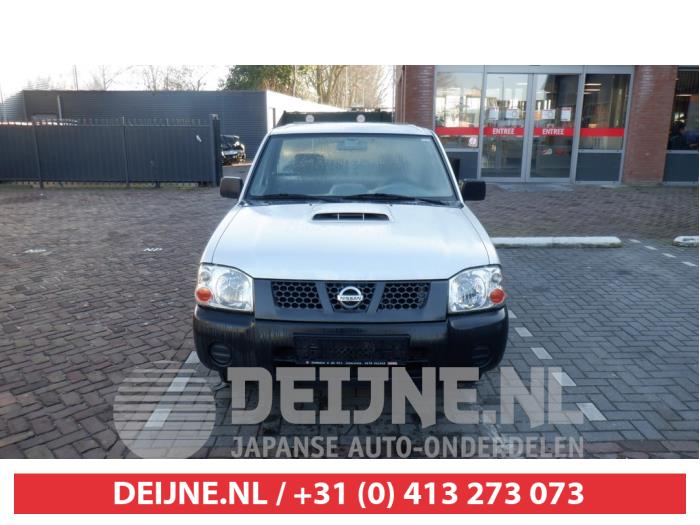 Nissan NP 300 Grill O412653