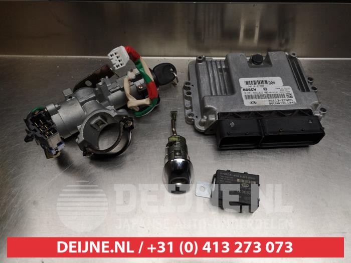 Kia Carens Kontaktslot+Sleutel O335369