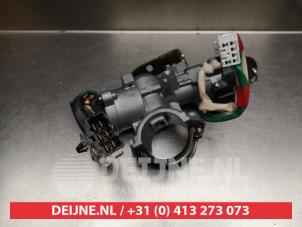 Kia Carens Ignition lock + key O335369 photo 2