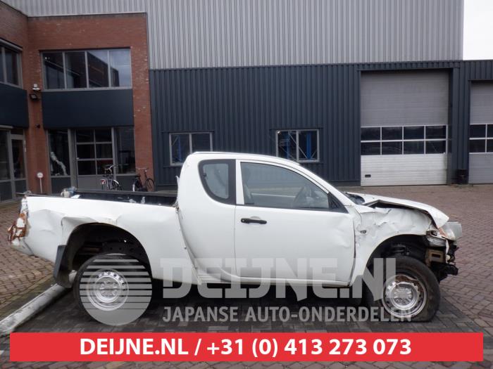 Mitsubishi L200 Fenster 2-türig rechts hinten O412724