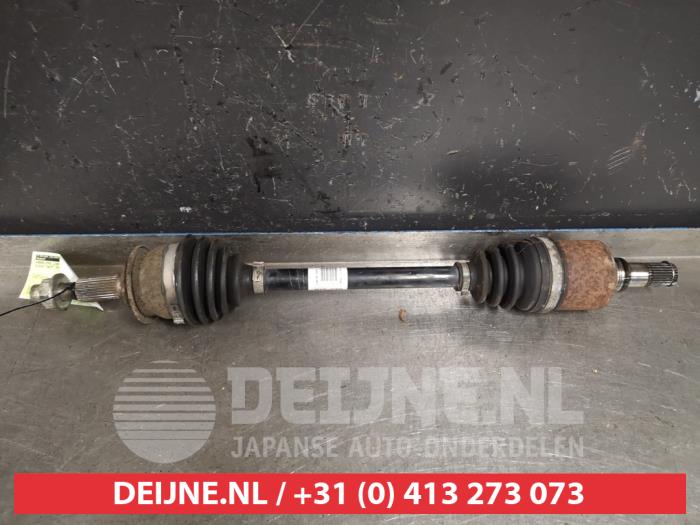 Suzuki Swift Aandrijfas links-voor O412806