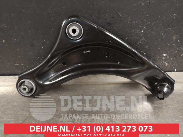 Nissan Juke Front lower wishbone, right O9990007350