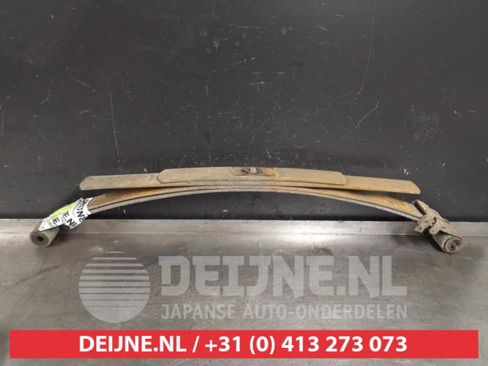 Nissan NP 300 Bladveer achter O413215