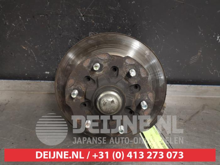 Nissan NP 300 Achsschenkel links vorne O413223