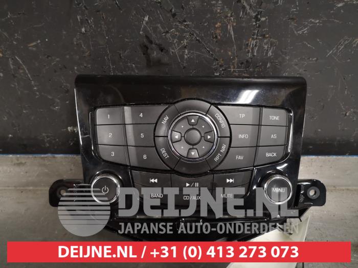 Chevrolet Cruze Radiobedienfeld O413285