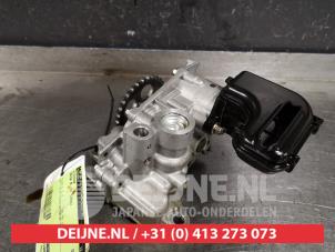 Mazda 2 Oliepomp O413507 foto 2
