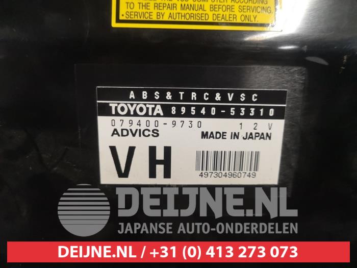 Computer ABS van een Lexus IS (E2) 220d 16V 2007