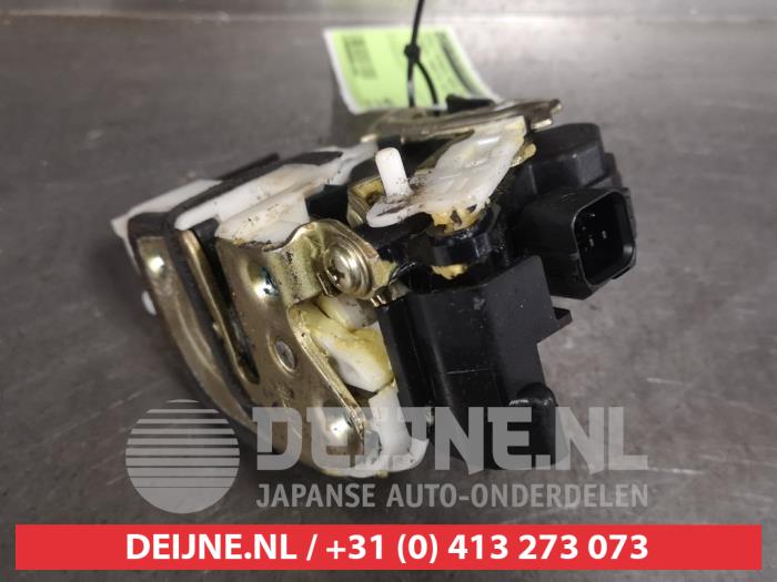 Mitsubishi Lancer Deurslot Mechaniek 4Deurs links-achter O413983