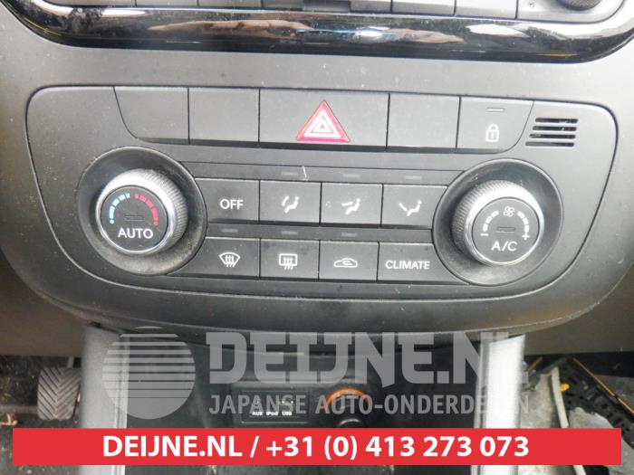 Kia Venga Kachel Bedieningspaneel O414060