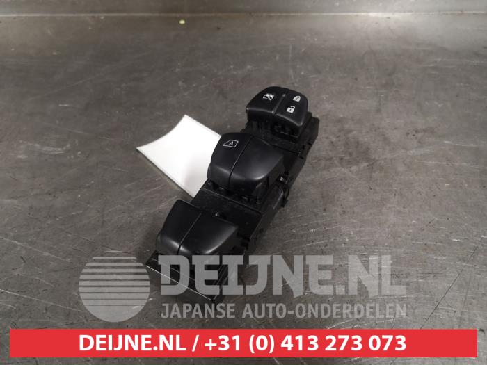 Nissan Pulsar Combischakelaar ramen O414833