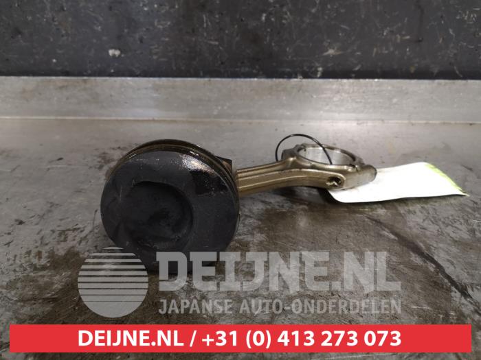 Gebruikte Zuiger Suzuki SX4 S-Cross (JY) 1.4 Booster Jet Turbo 16V AllGrip Prijs € 50,00 Margeregeling aangeboden door V.Deijne Jap.Auto-onderdelen BV