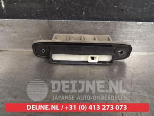 Toyota Auris Tailgate switch O415113 photo 3