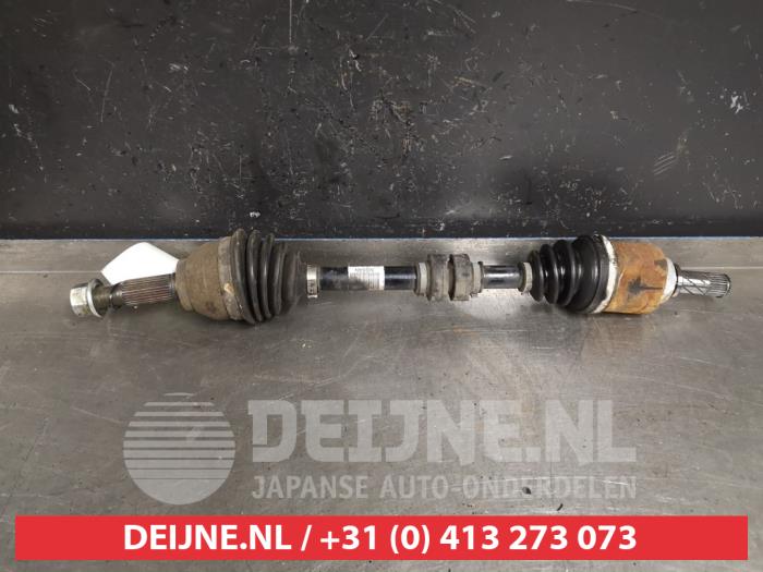 Gebruikte Steekas links-voor Nissan Pulsar (C13) 1.2 DIG-T 16V Prijs € 75,00 Margeregeling aangeboden door V.Deijne Jap.Auto-onderdelen BV