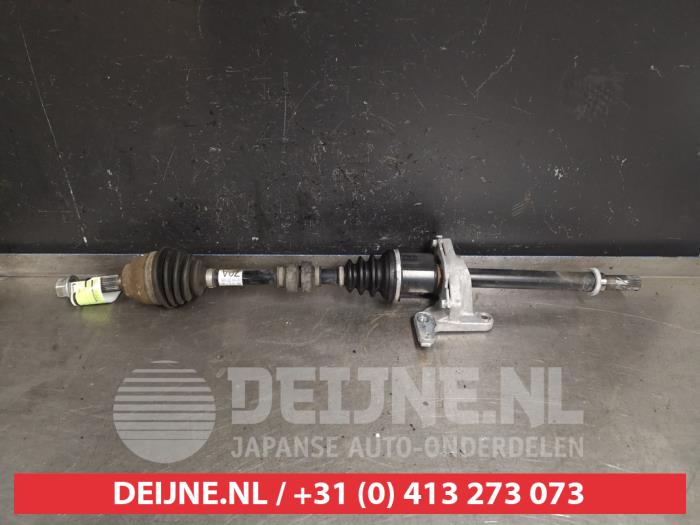 Gebruikte Aandrijfas rechts-voor Nissan Pulsar (C13) 1.2 DIG-T 16V Prijs € 100,00 Margeregeling aangeboden door V.Deijne Jap.Auto-onderdelen BV