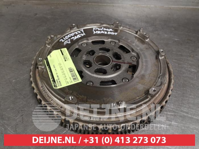 Gebruikte Vliegwiel Nissan Pulsar (C13) 1.2 DIG-T 16V Prijs € 75,00 Margeregeling aangeboden door V.Deijne Jap.Auto-onderdelen BV