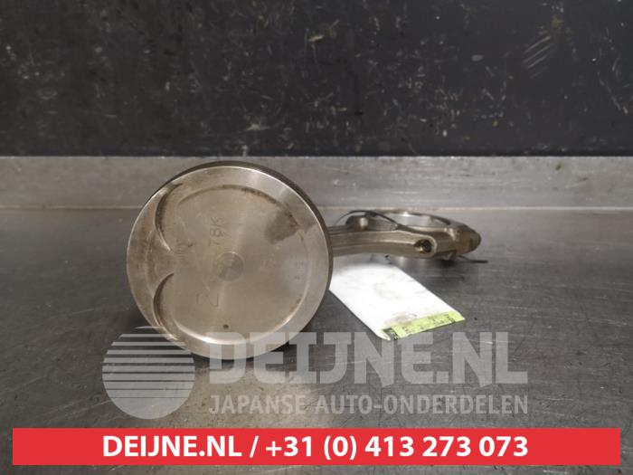 Gebruikte Zuiger Suzuki Grand Vitara II (JT) 2.4 16V Prijs € 150,00 Margeregeling aangeboden door V.Deijne Jap.Auto-onderdelen BV
